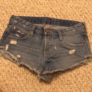 Super cute summer distressed jean short